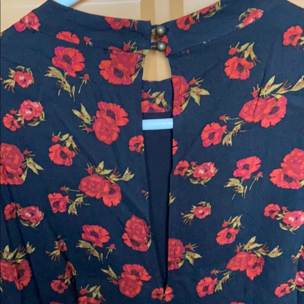 long sleeve Floral A-line dress w tiny collar